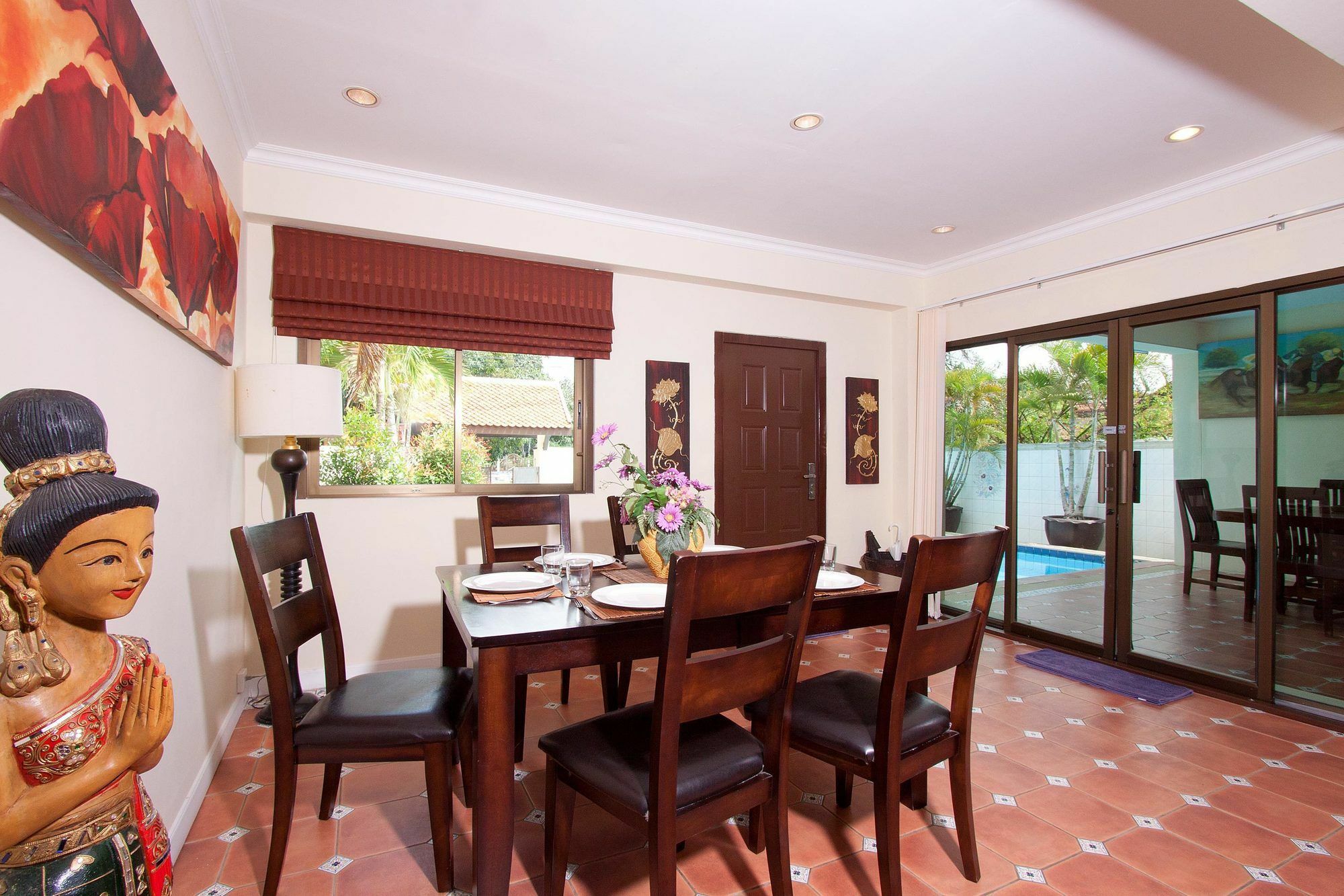 Nai Mueang Klang Villa