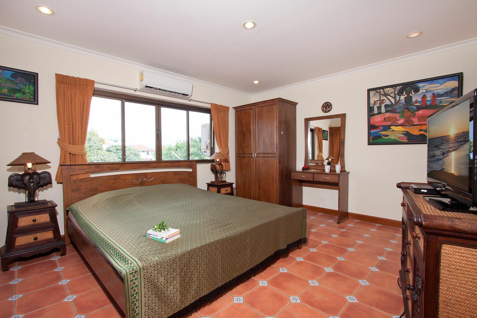 Villa Nai Mueang Klang Pattaya