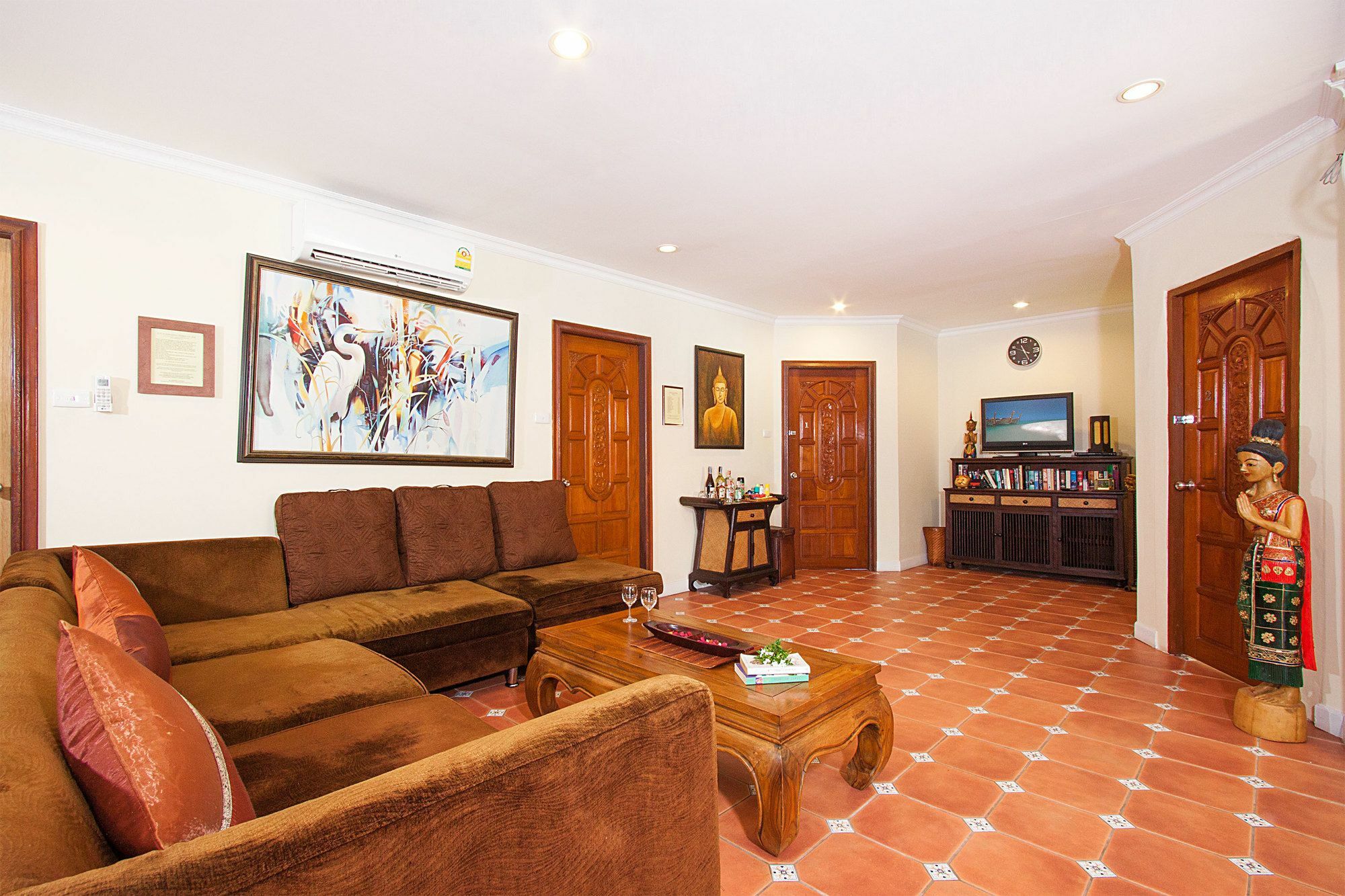 Villa Nai Mueang Klang Pattaya