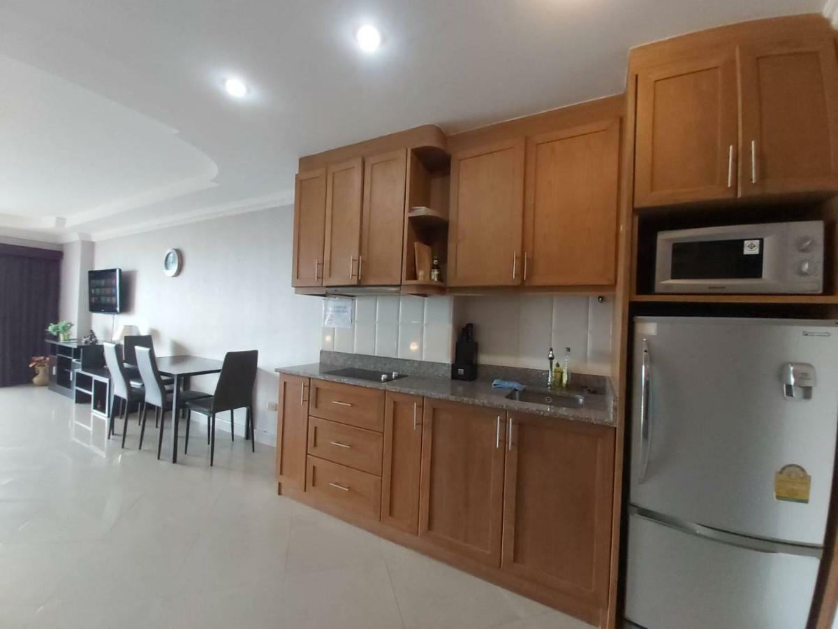 Condominum In Jomtien With Sea View, Balcony And Free Wifi Apartment
