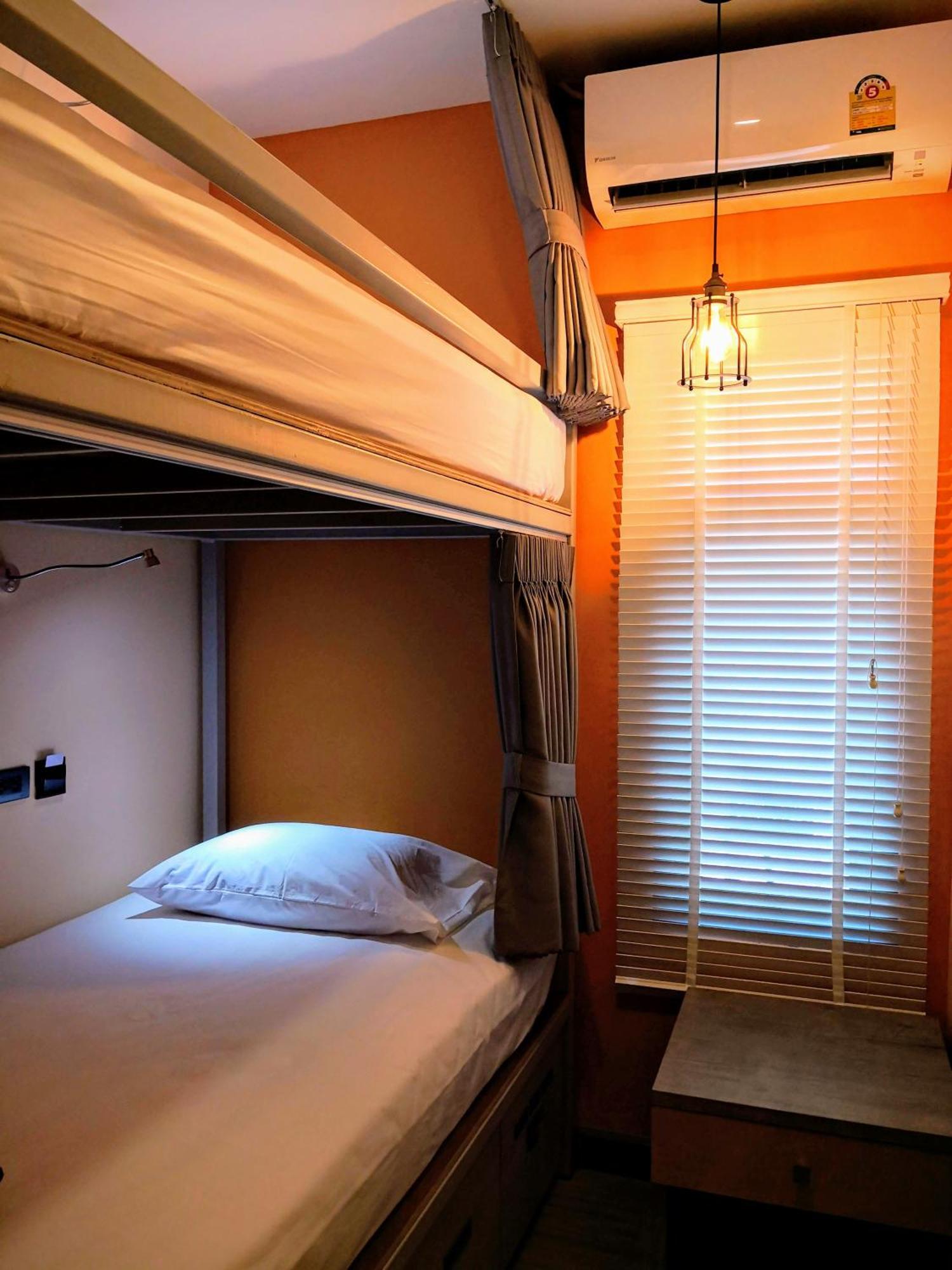 Hostel Asleep By Lantana *