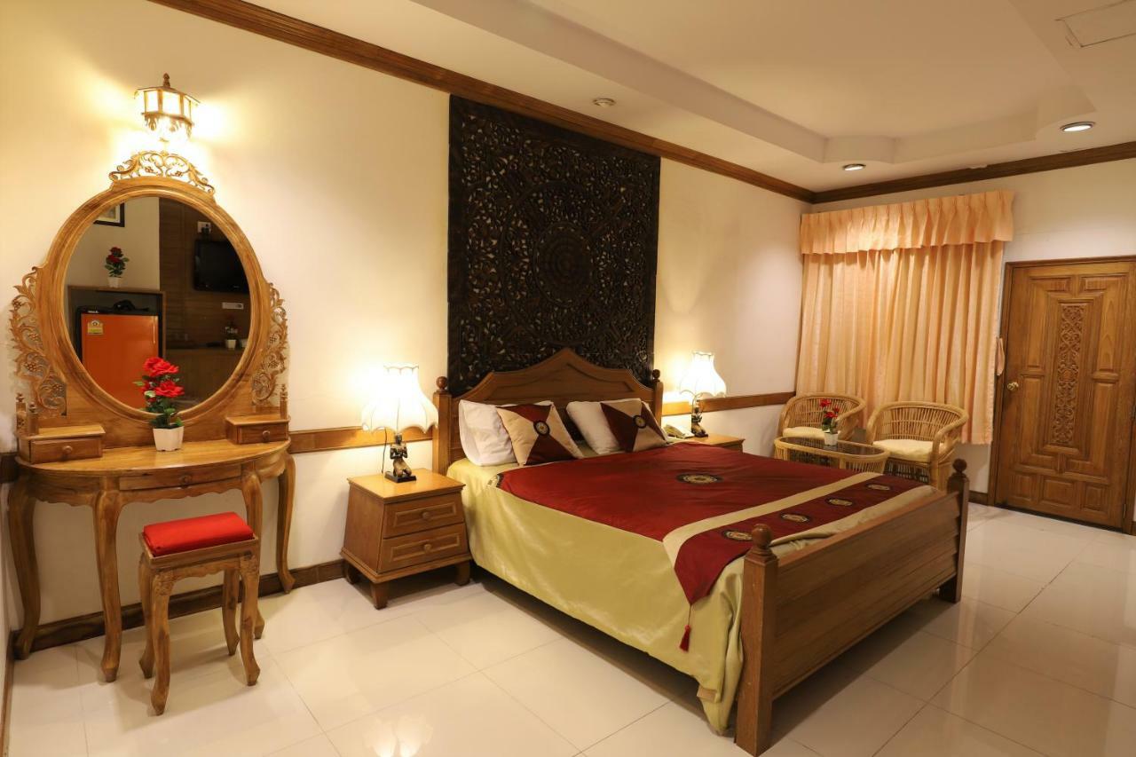 Right Spot Hotel *