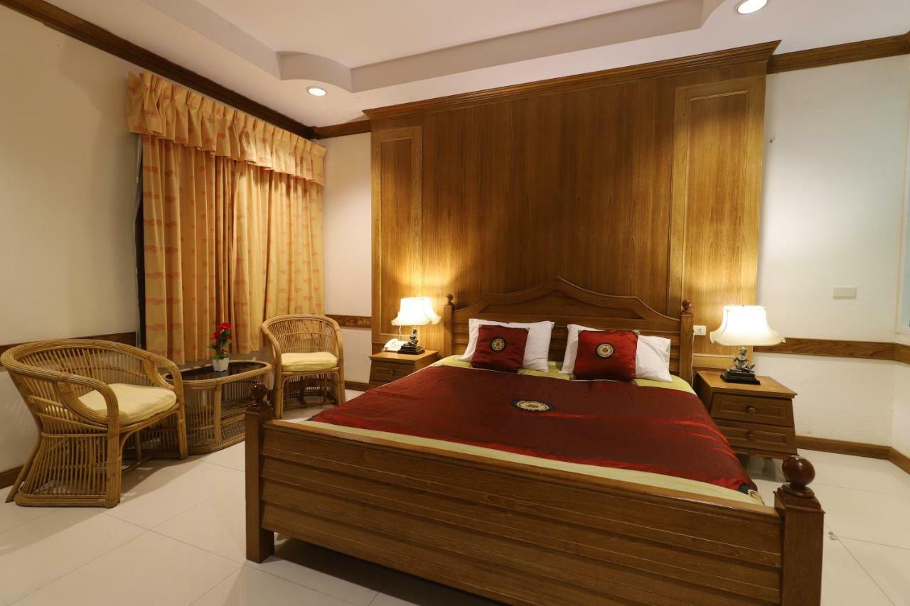 Right Spot Hotel *