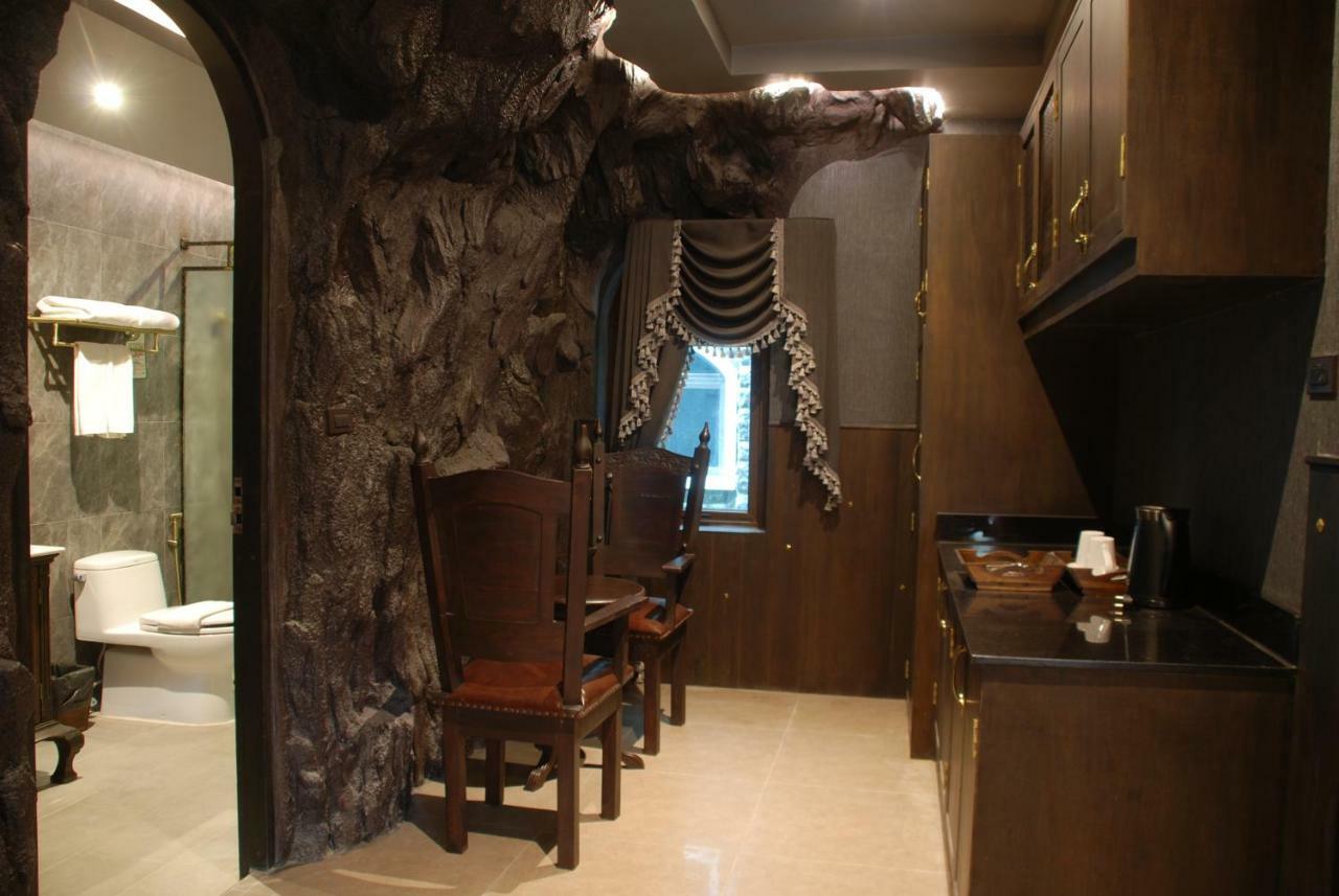 Castle Suites 5*