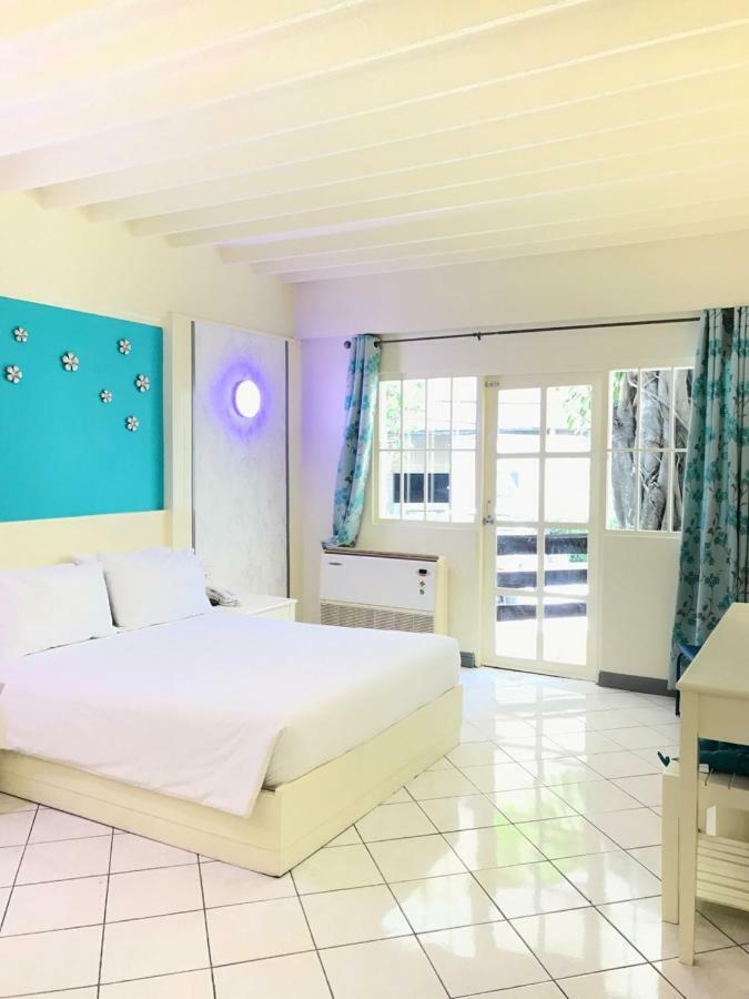 Hotel At Nine 2*