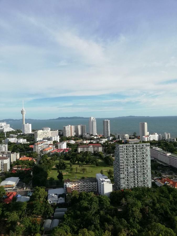 The Peak Towers Sea View Apartment Pattaya