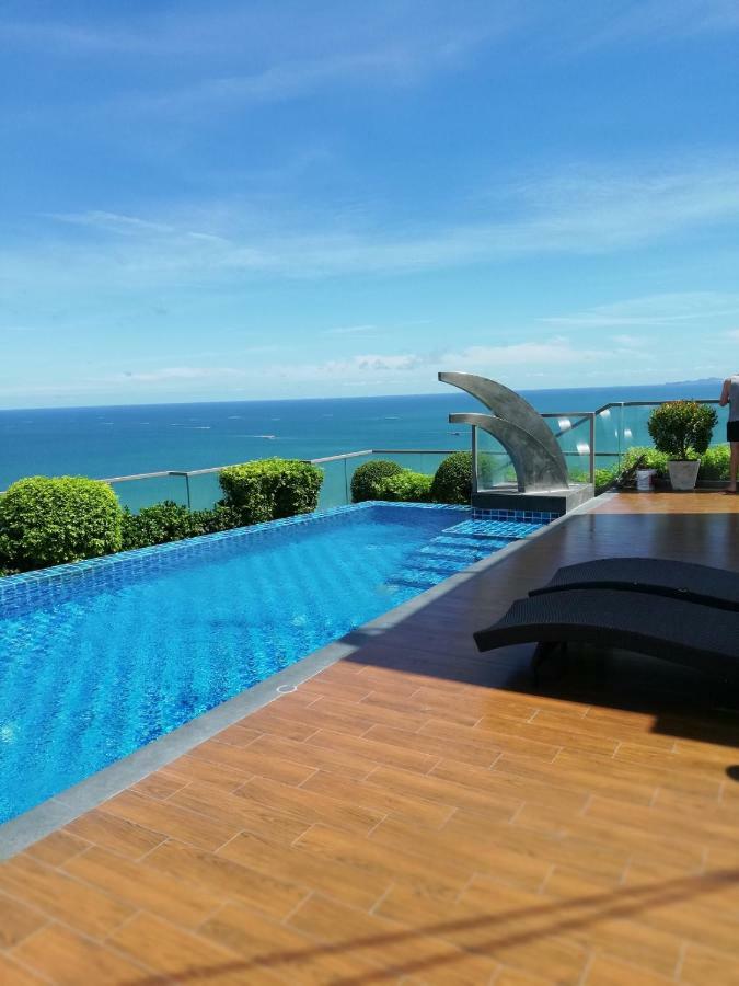 The Peak Towers Sea View Pattaya