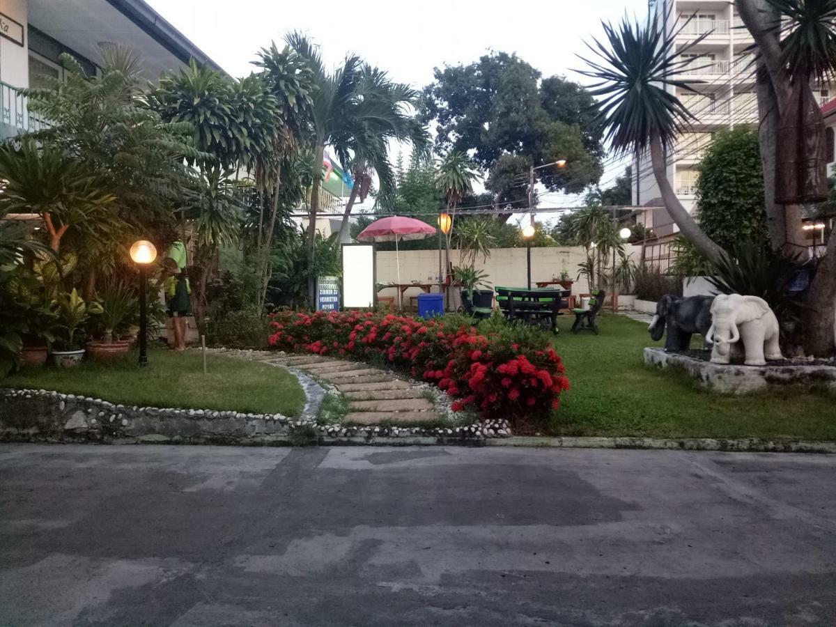 Homestay Mallika Homestay *