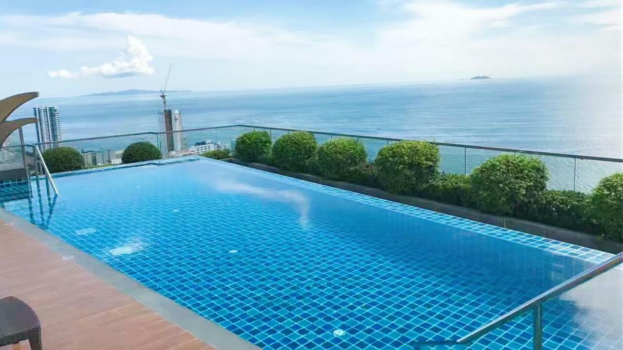The Peak Towers * Pattaya