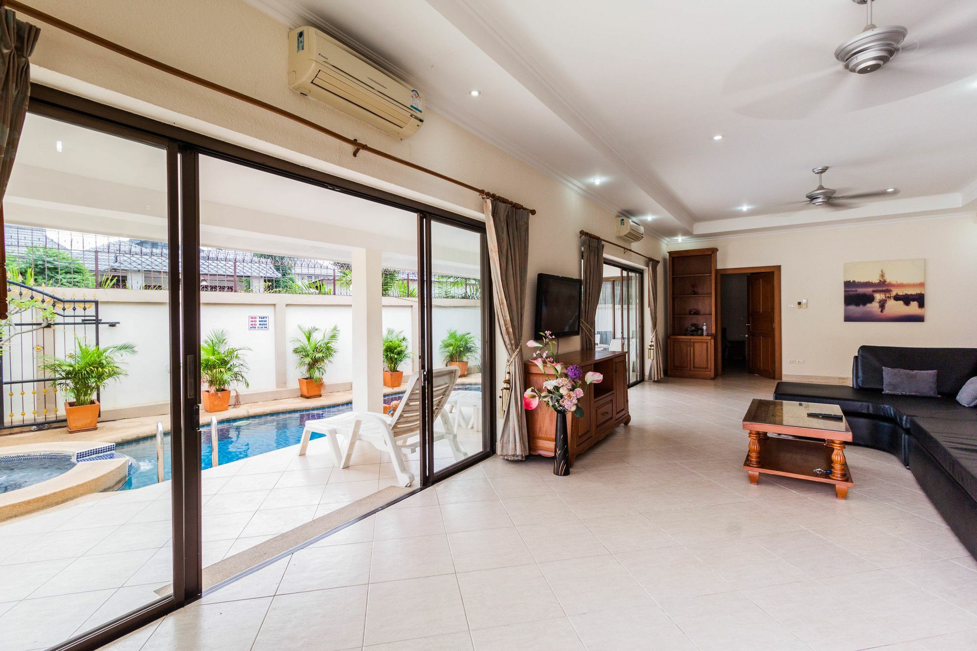 Vila Jomtien Pool By Sunny *