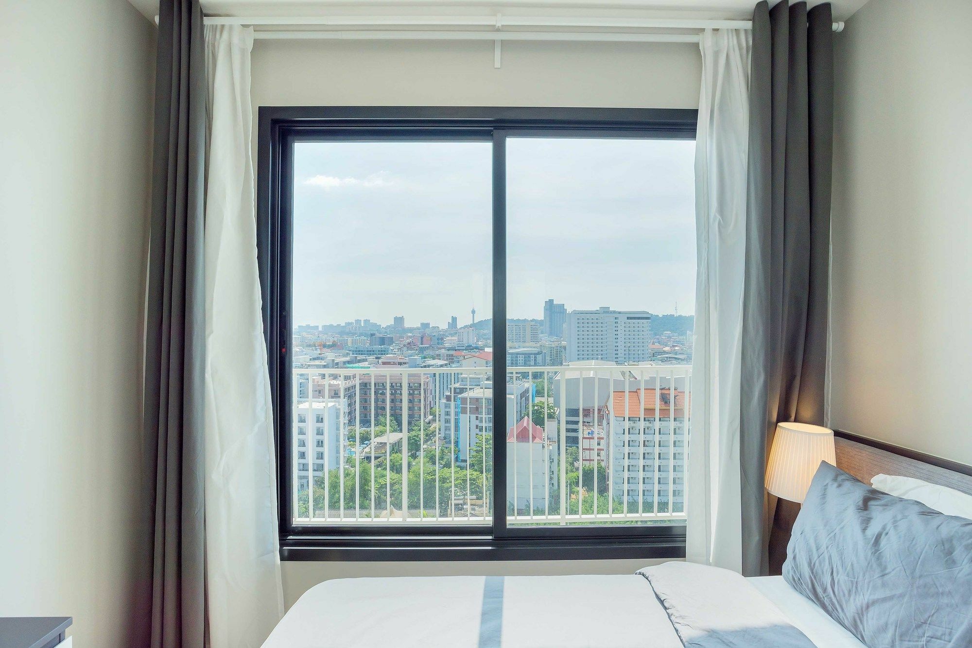 Apartment Favstay - The Base