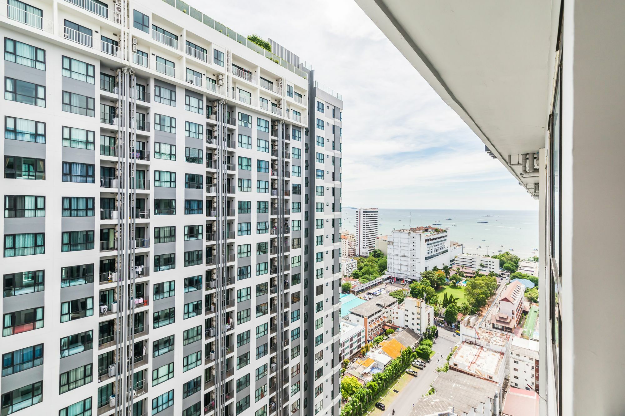 Apartment Favstay - The Base Pattaya