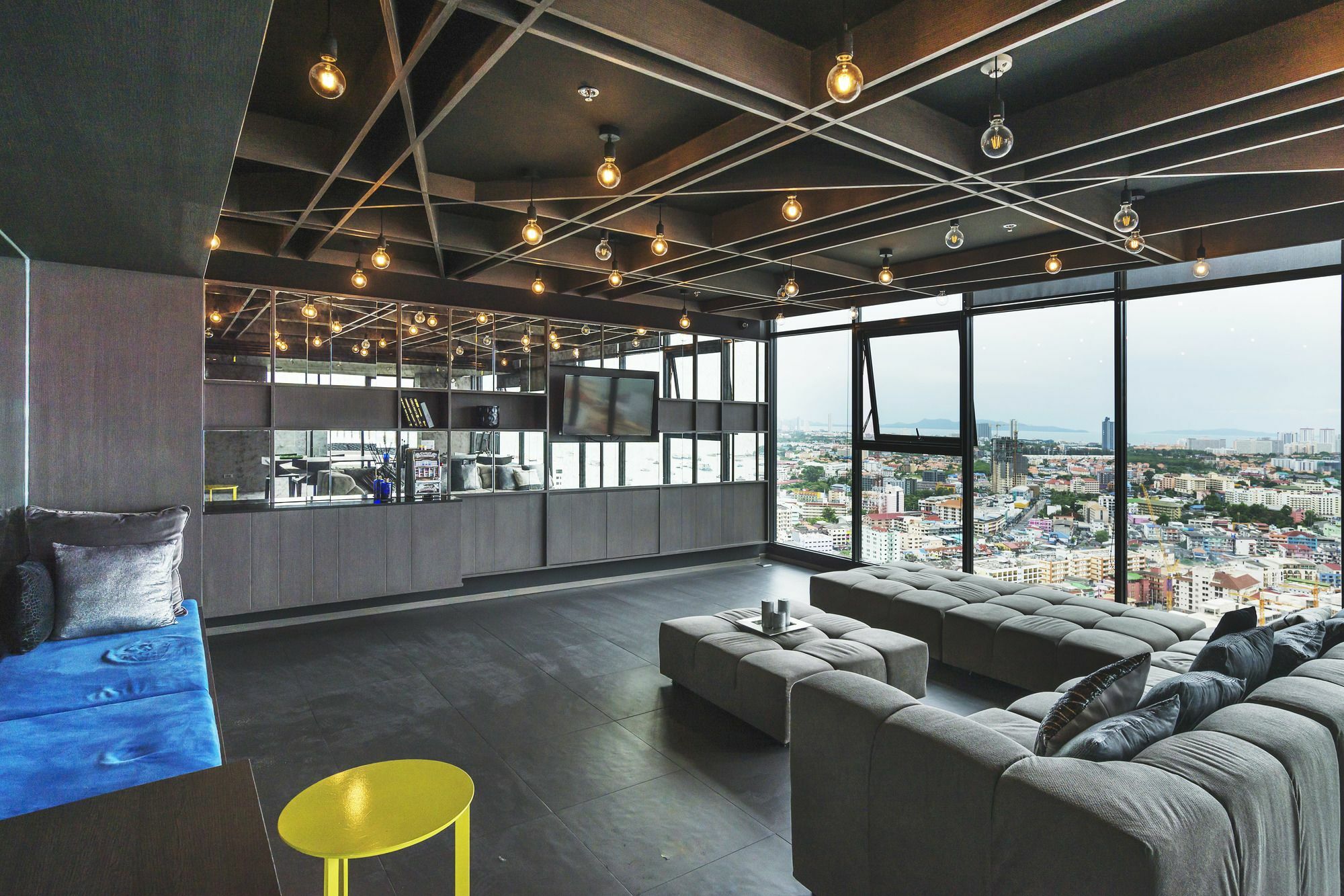 Apartment Favstay - The Base Pattaya