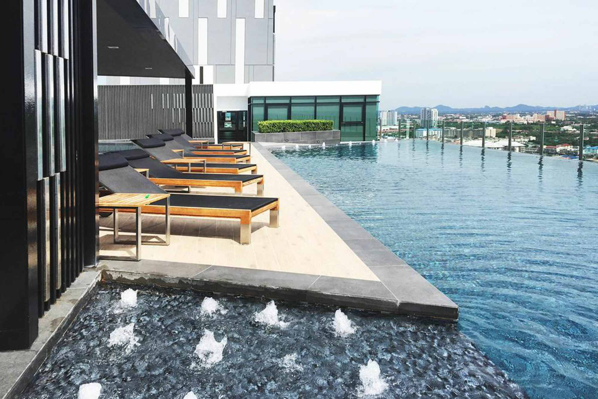 Apartment Favstay - The Base Pattaya