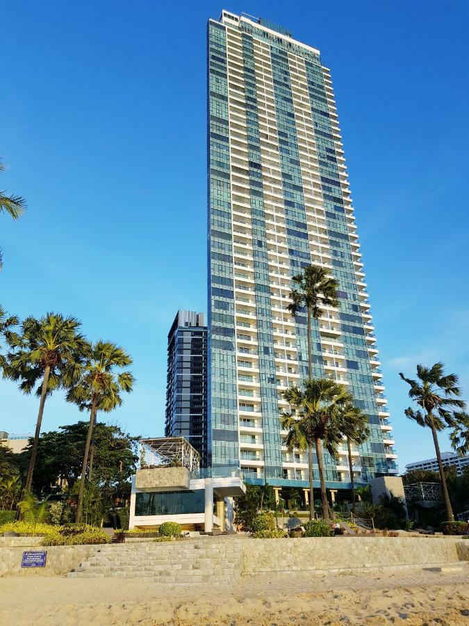 Front At The Palm Wongamat *