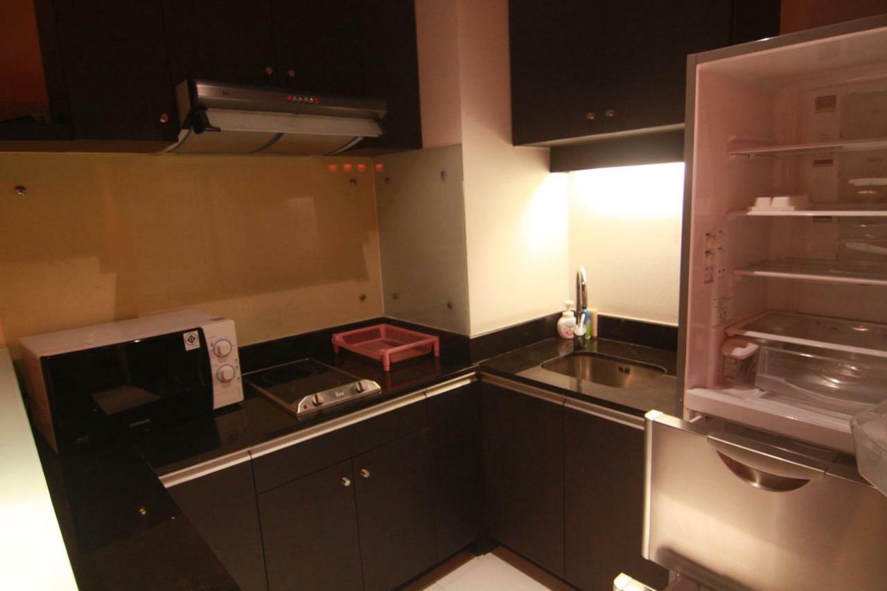 6 Tower Apartment