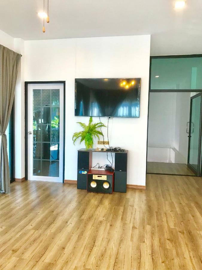 Villa Warm White Pattaya