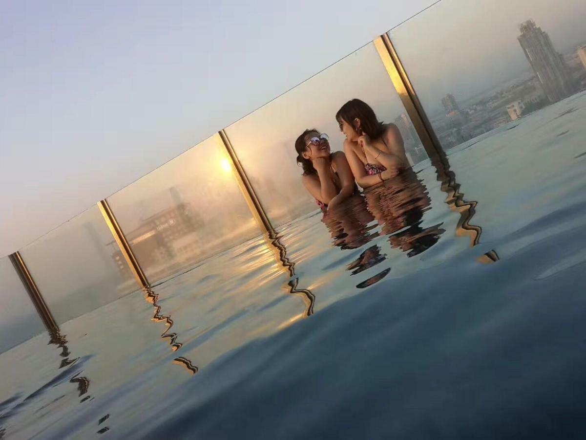 Apartment The Base Pattaya: Infinity Pool Near Walking Street *