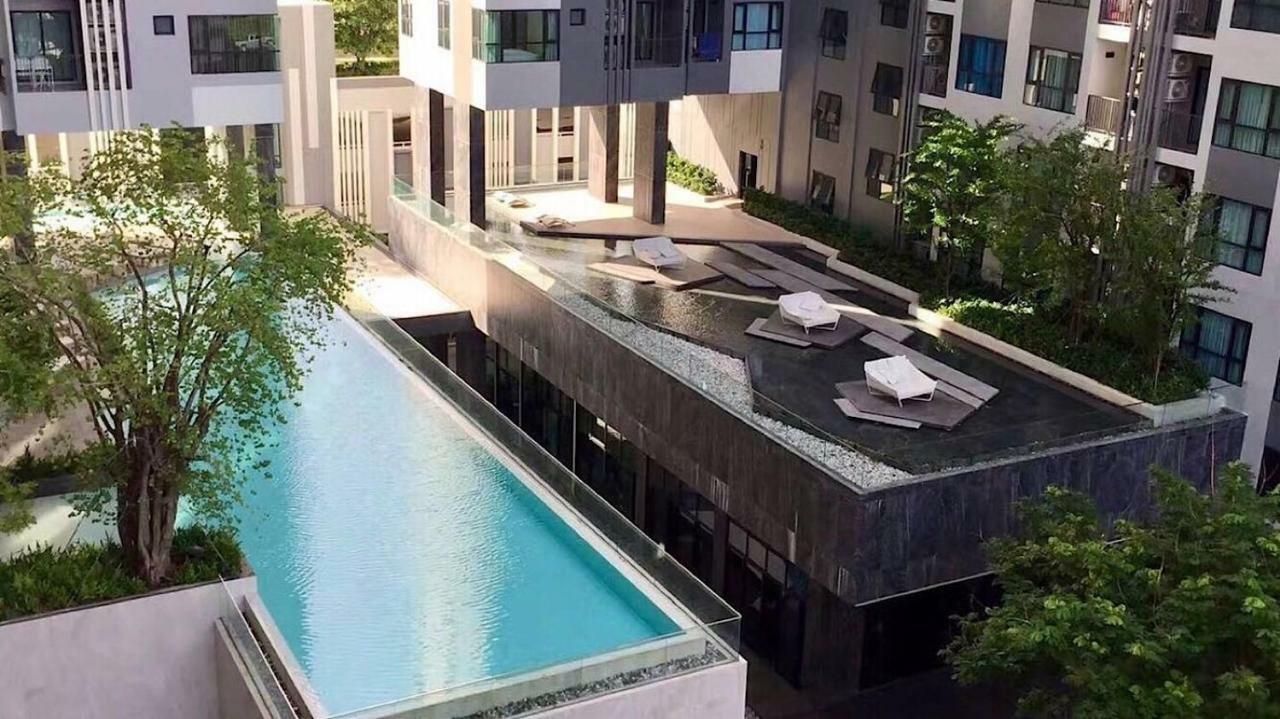 The Base Pattaya: Infinity Pool Near Walking Street * Pattaya