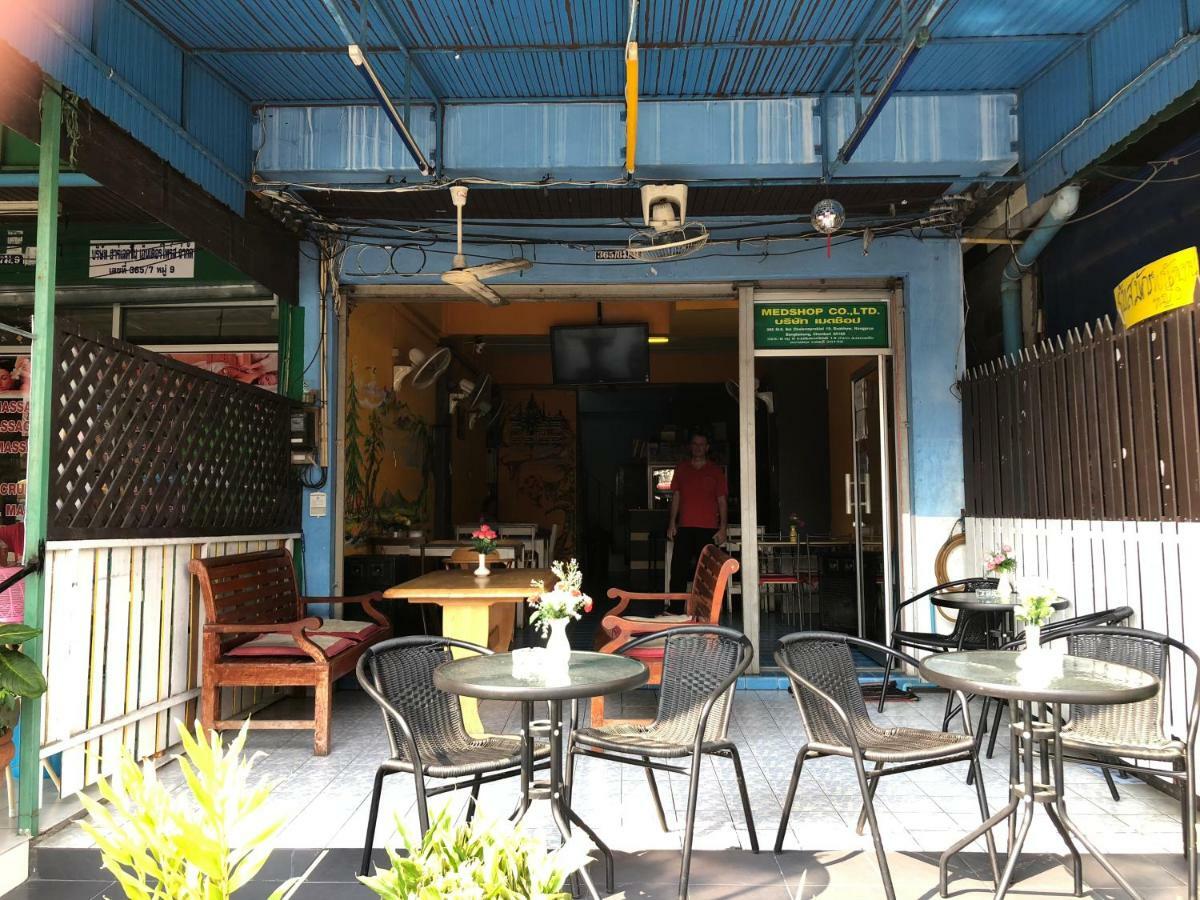 Guest house Crocodile Bar *