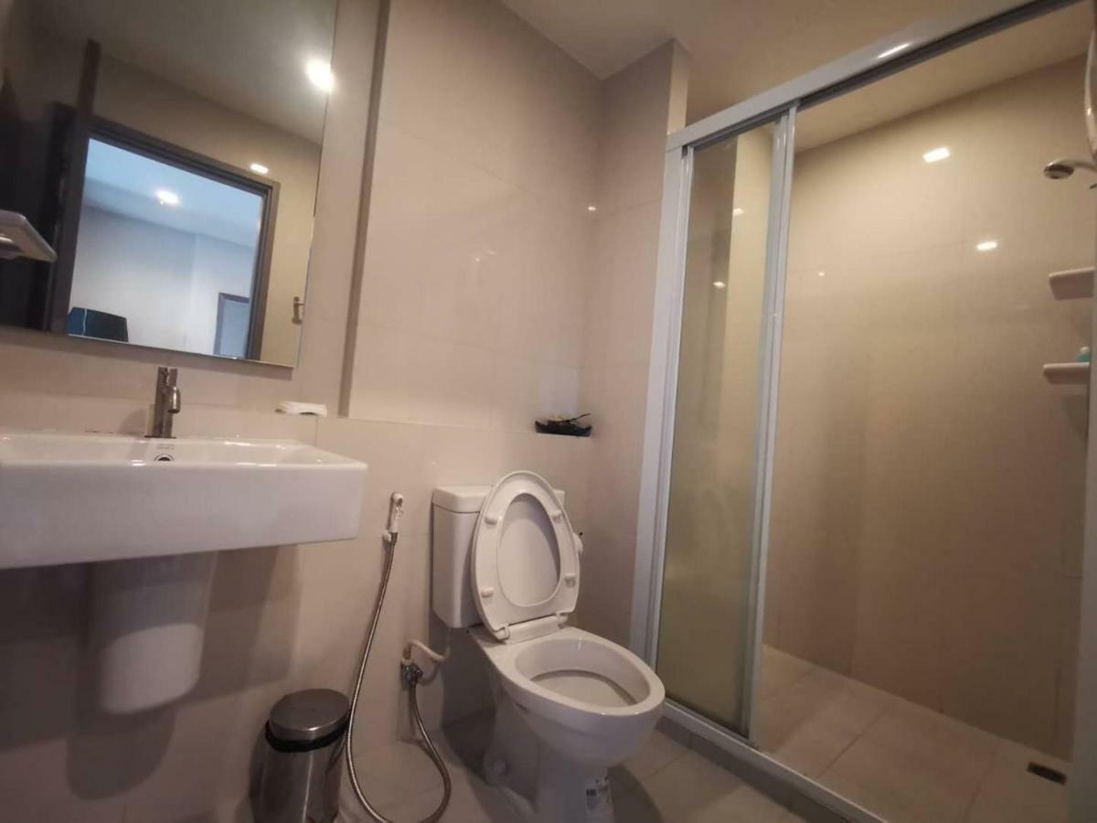 The Base Thai Apartamento *