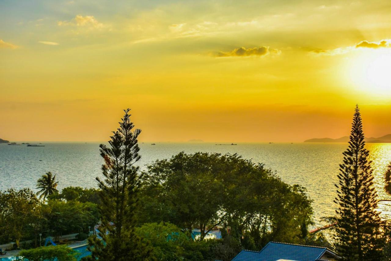 Wongamat Tower Condominium Apartment Pattaya