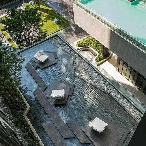 The Base Seaview * Pattaya