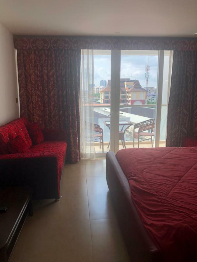 Centara Avenue A B C Apartment *