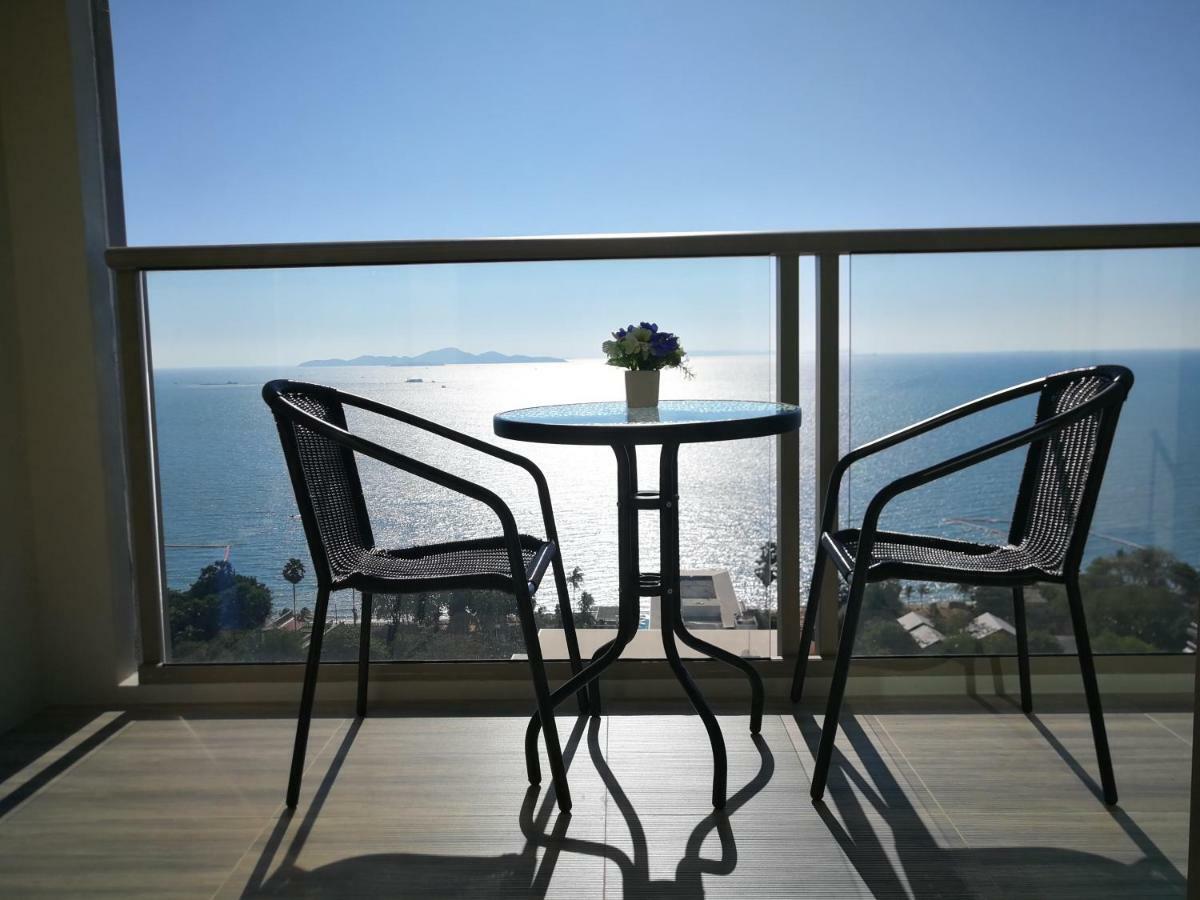 The Riviera Wongamat Hong Apartment Pattaya