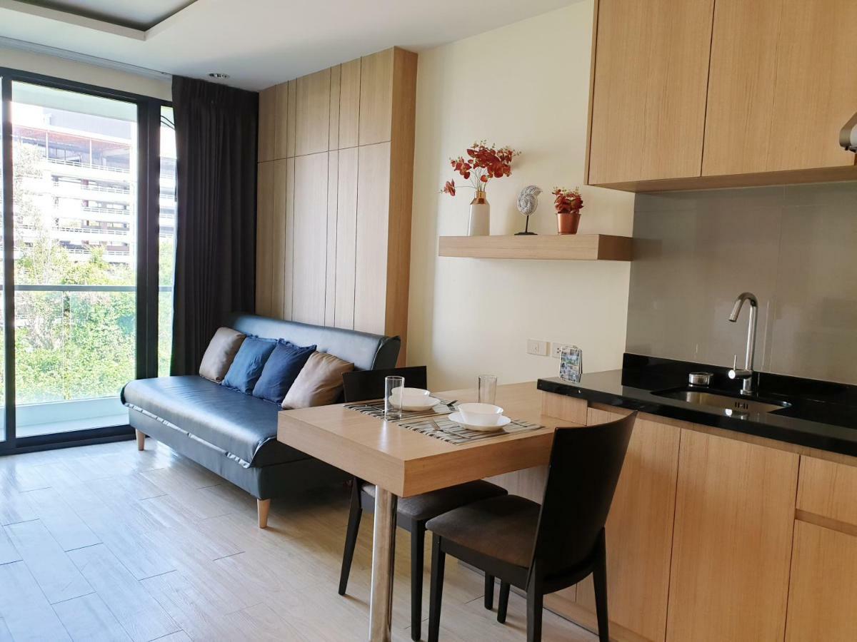 Apartment The Chezz By Patsamon Pattaya