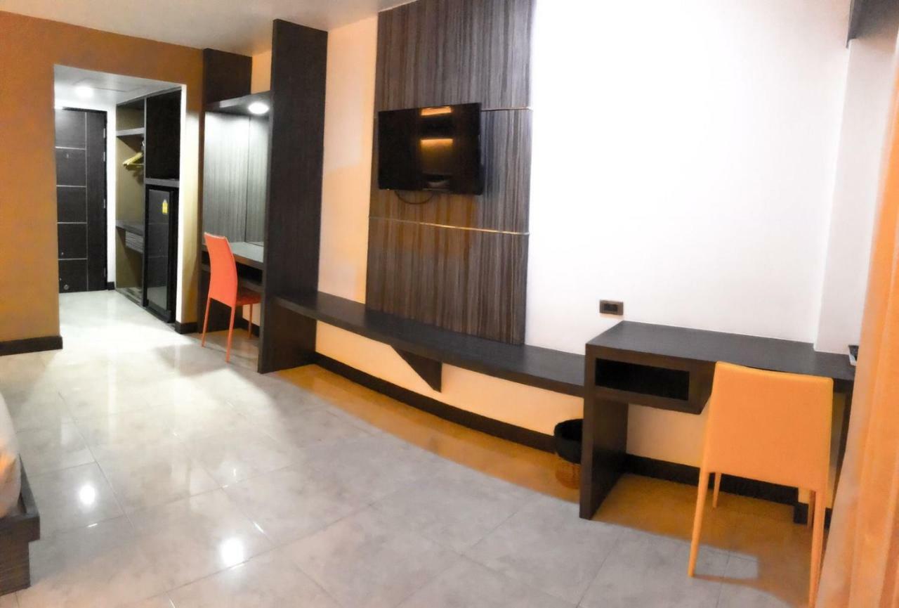 Mr. Mac's Hotel 2*
