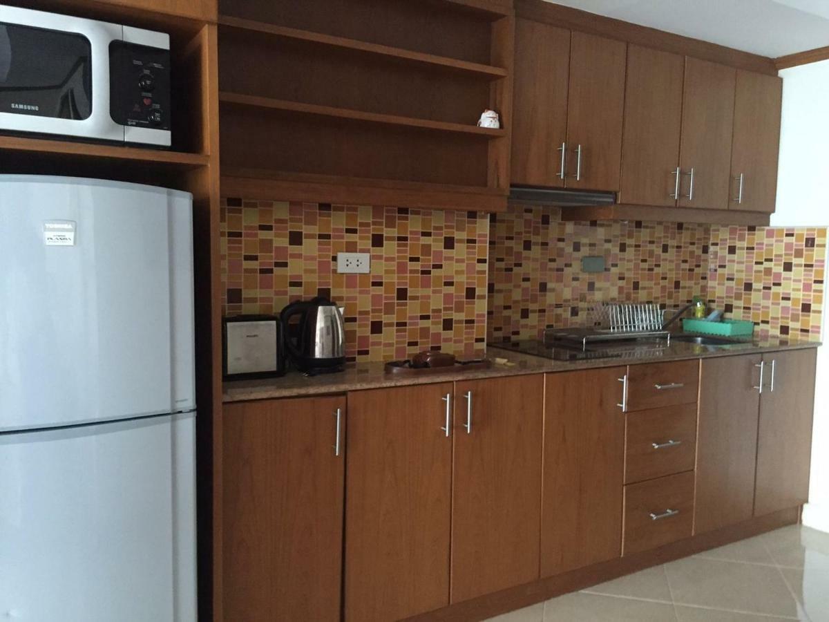 Apartment Condominum In Jomtien With Sea View, Balcony And Free Wifi Pattaya