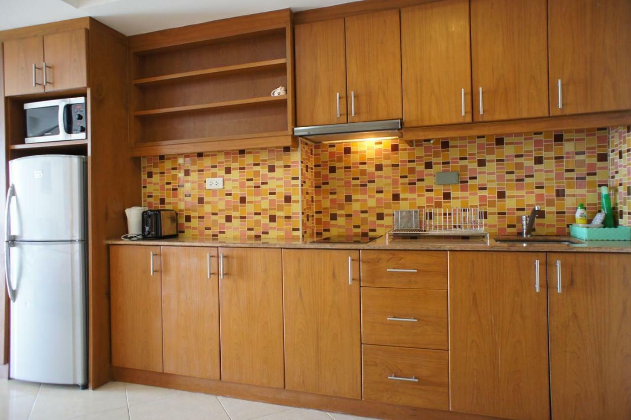 Condominum In Jomtien With Sea View, Balcony And Free Wifi
