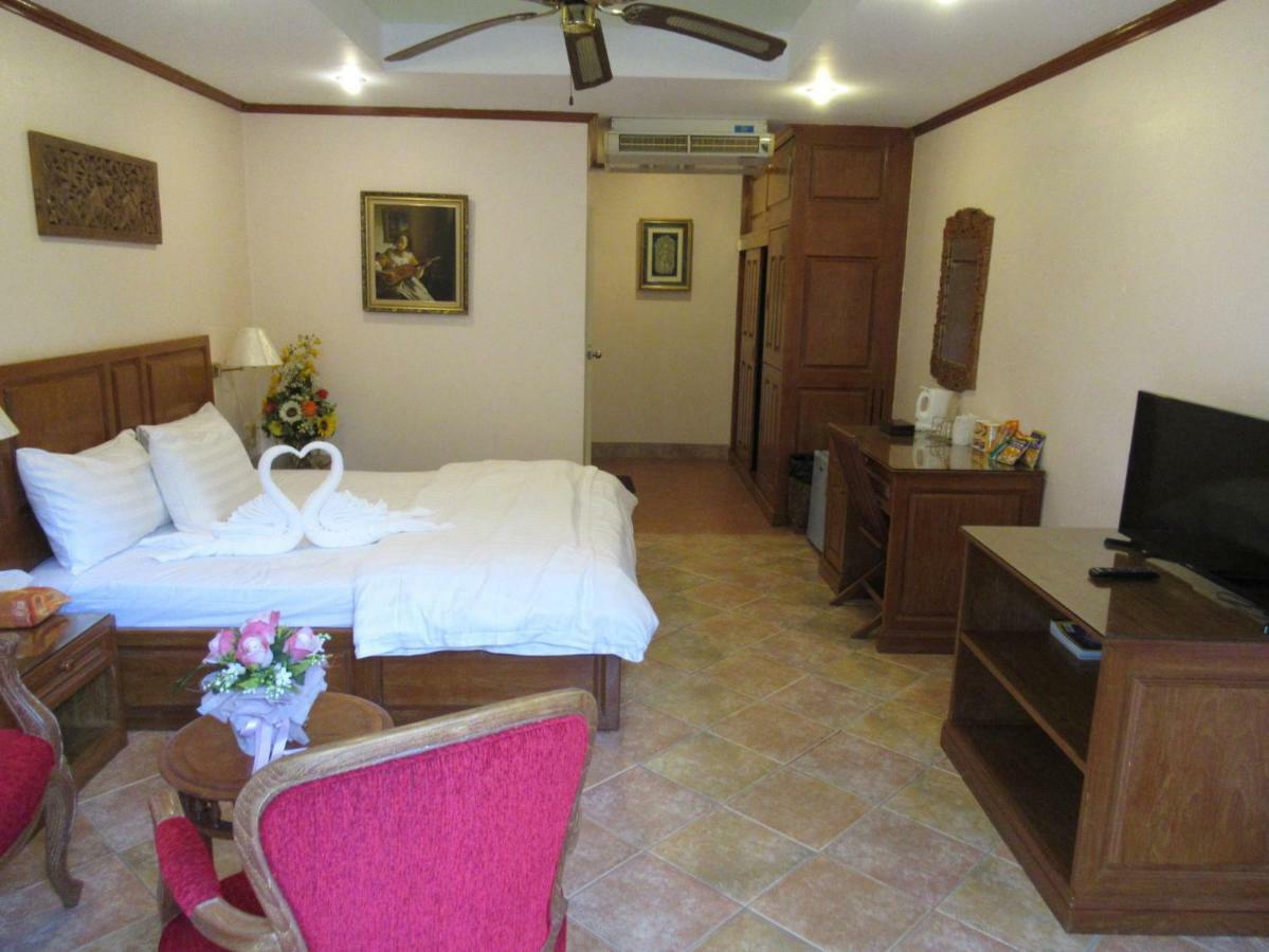 Oranje Hotel 3*