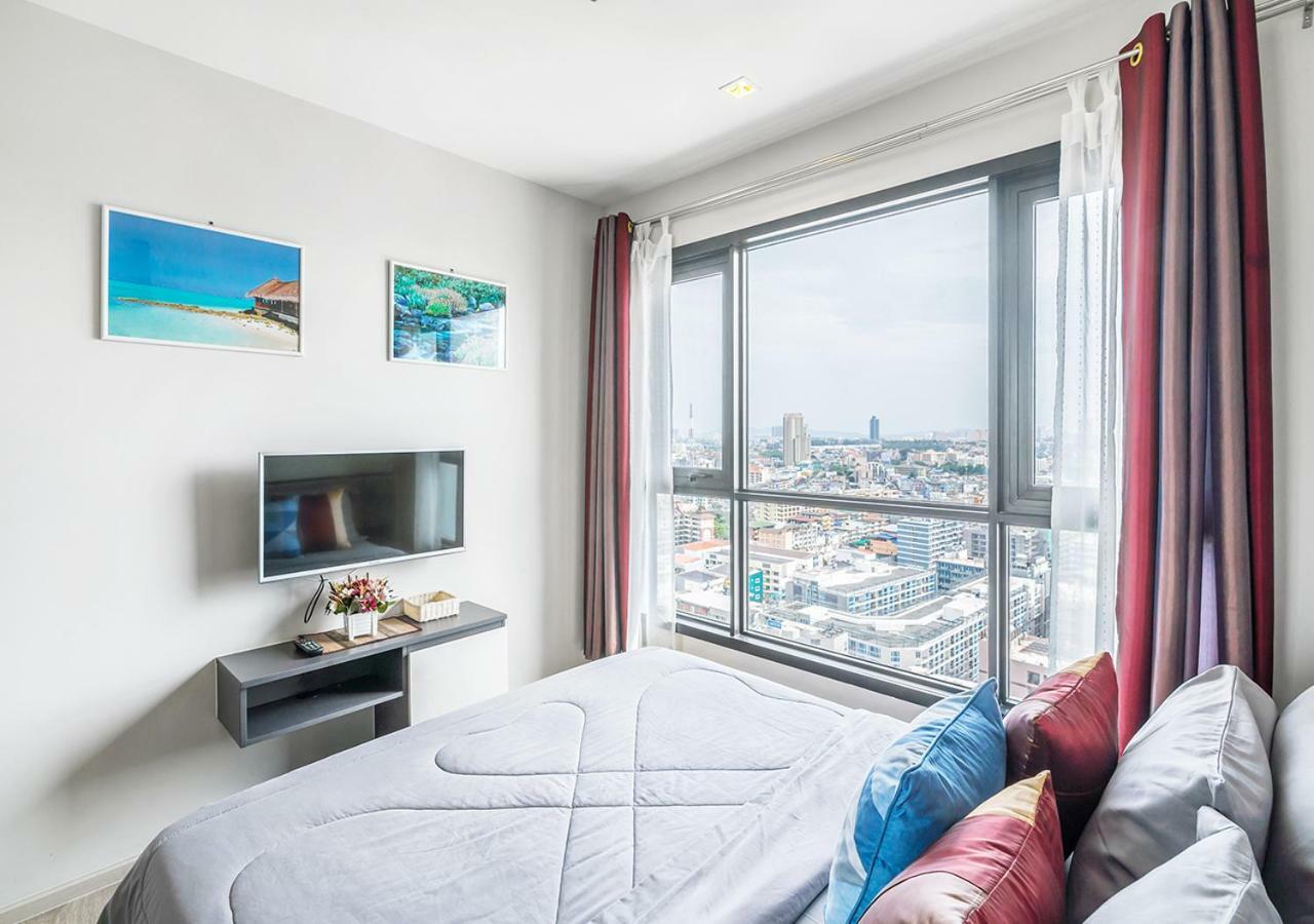 The Base Sea View Suites * Pattaya