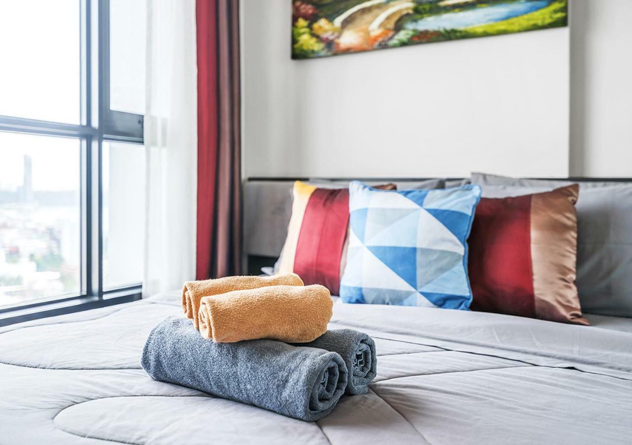 Apartment The Base Sea View Suites Pattaya