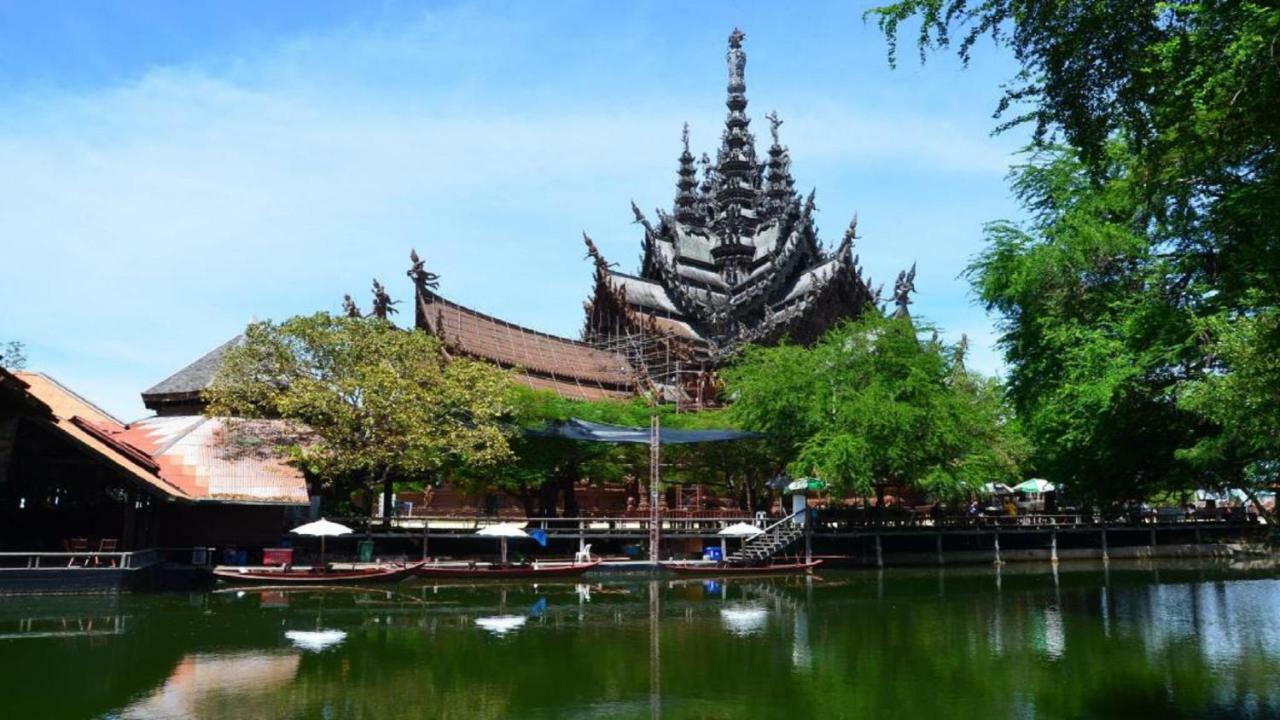 Yoch Pool * Pattaya