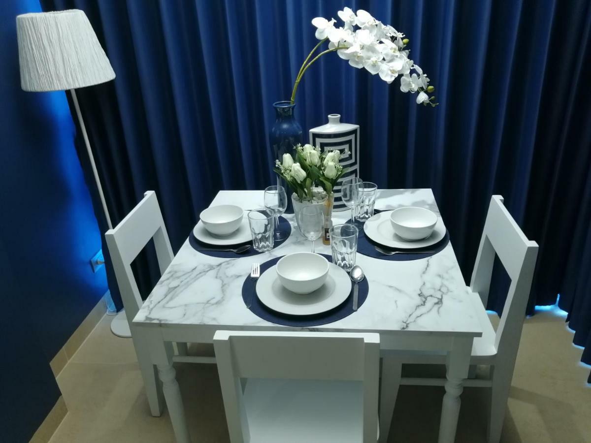 Centara Avenue A B C Apartment *
