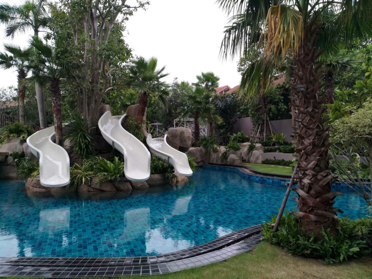 The Riviera Wongamat Hong *