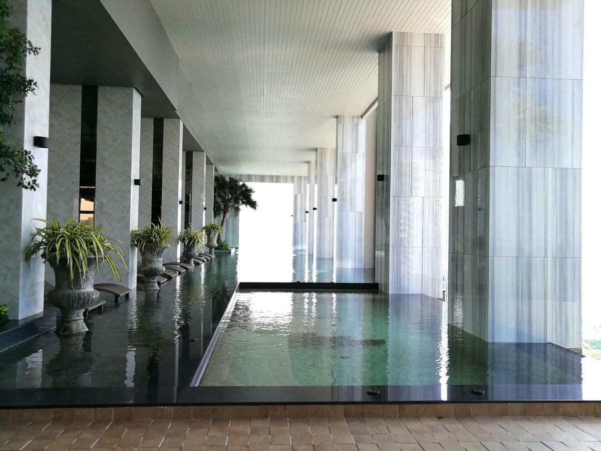 The Riviera Wongamat Hong Apartment *