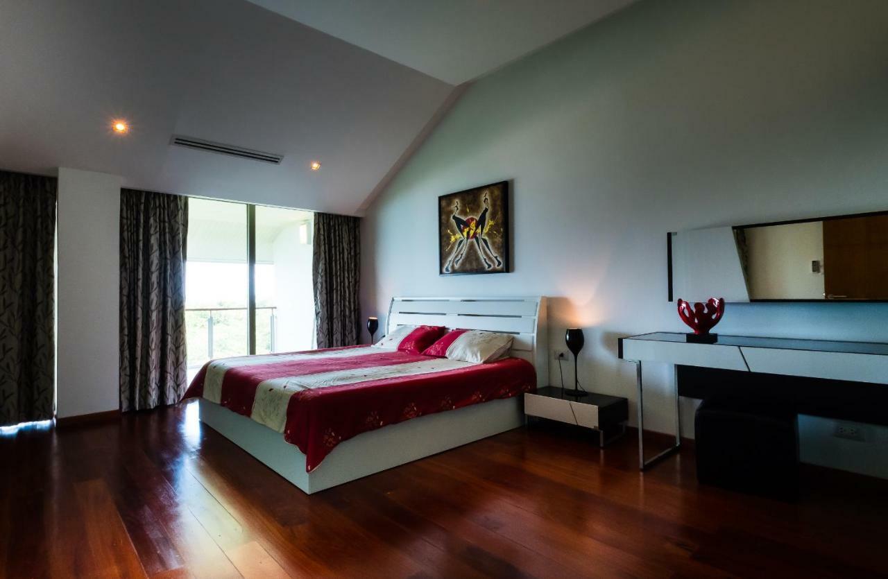 Prestige Oceanview Penthouse Apartment Pattaya