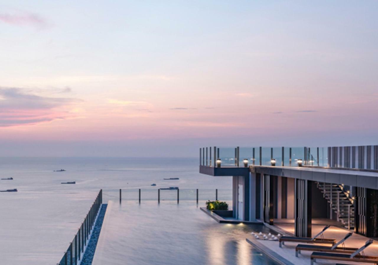 The Base Sea View Suites Apartment *