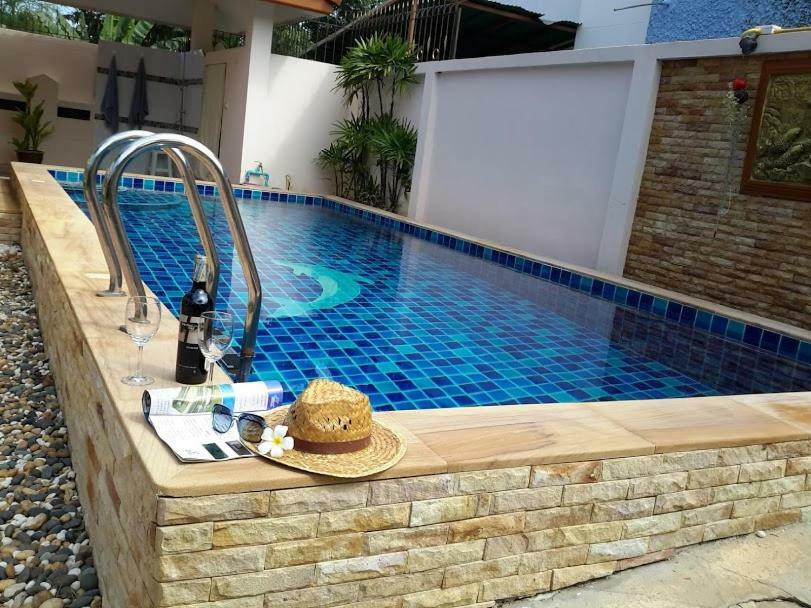 Yoch Pool * Pattaya