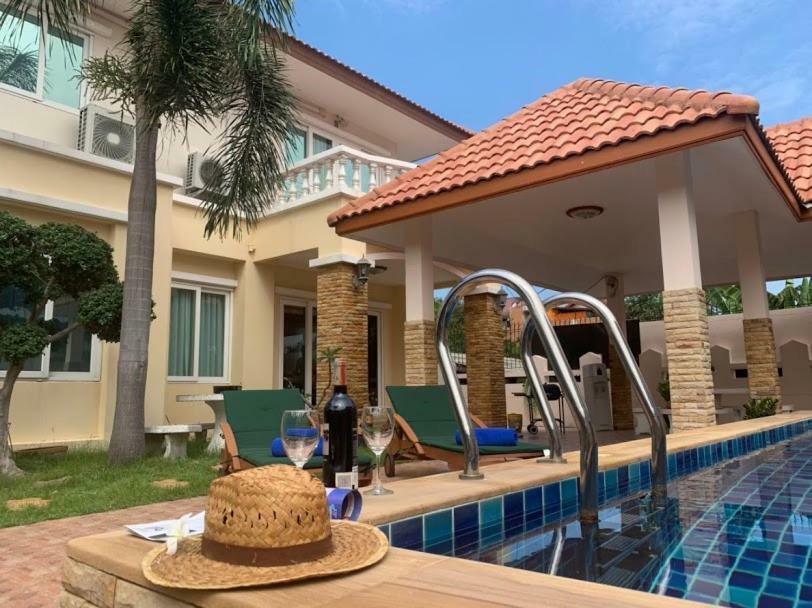 Yoch Pool Holiday home *
