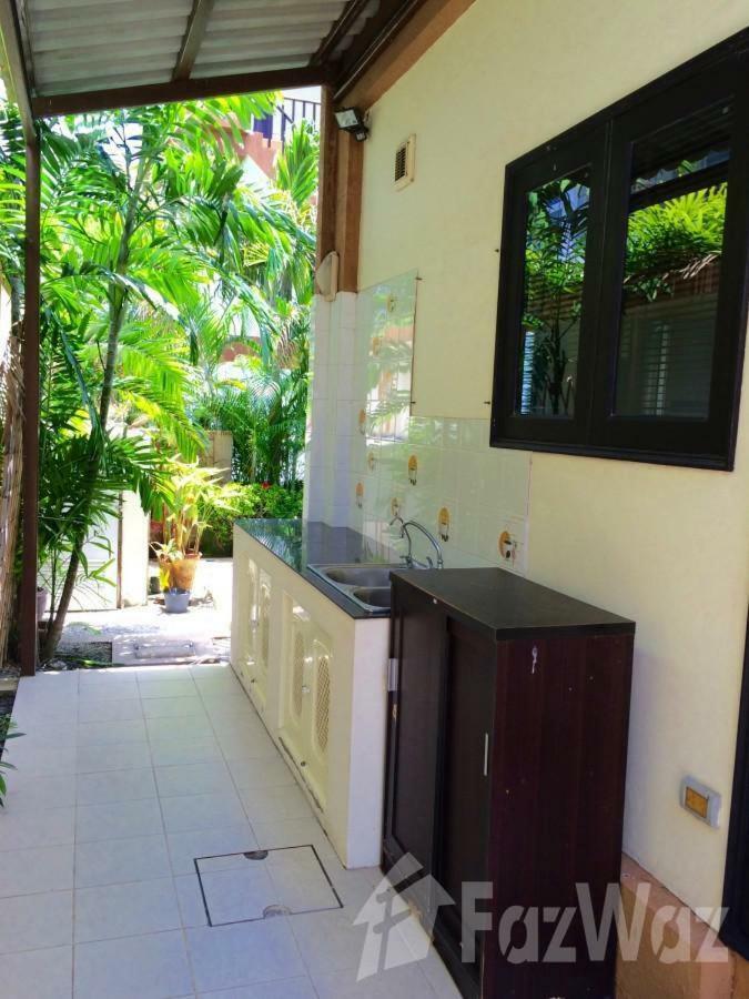 Private Pool & Jacuzzi Villa, Phratumnak, - 600m From The Beach, 711 Nearby Villa *