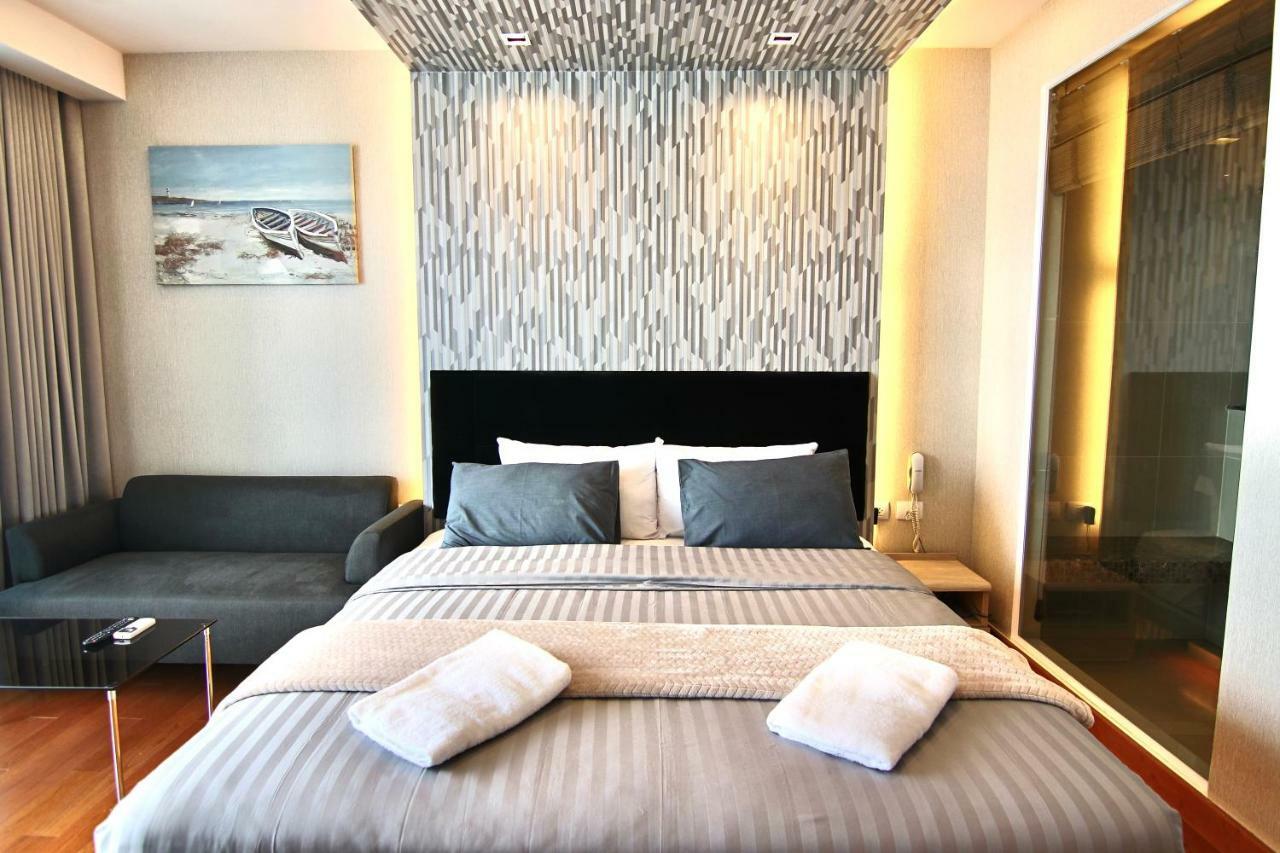 Luxurious Beachfront Apartment