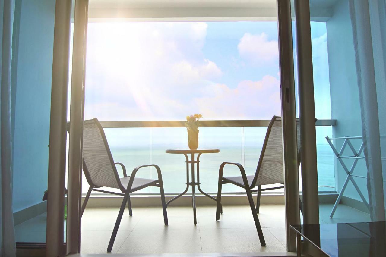 Apartment Luxurious Beachfront