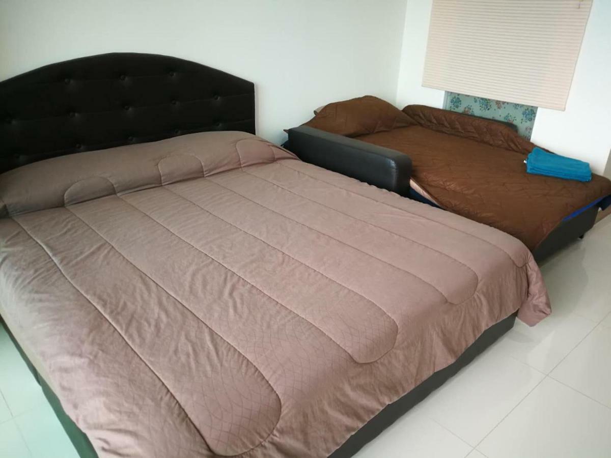 The Riviera Wongamat Hong Apartment *