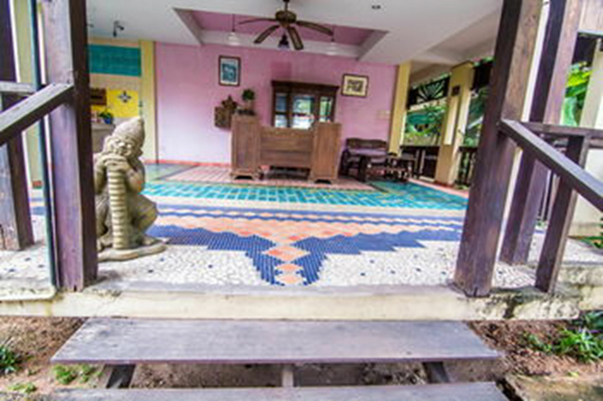 Sutus Court 2