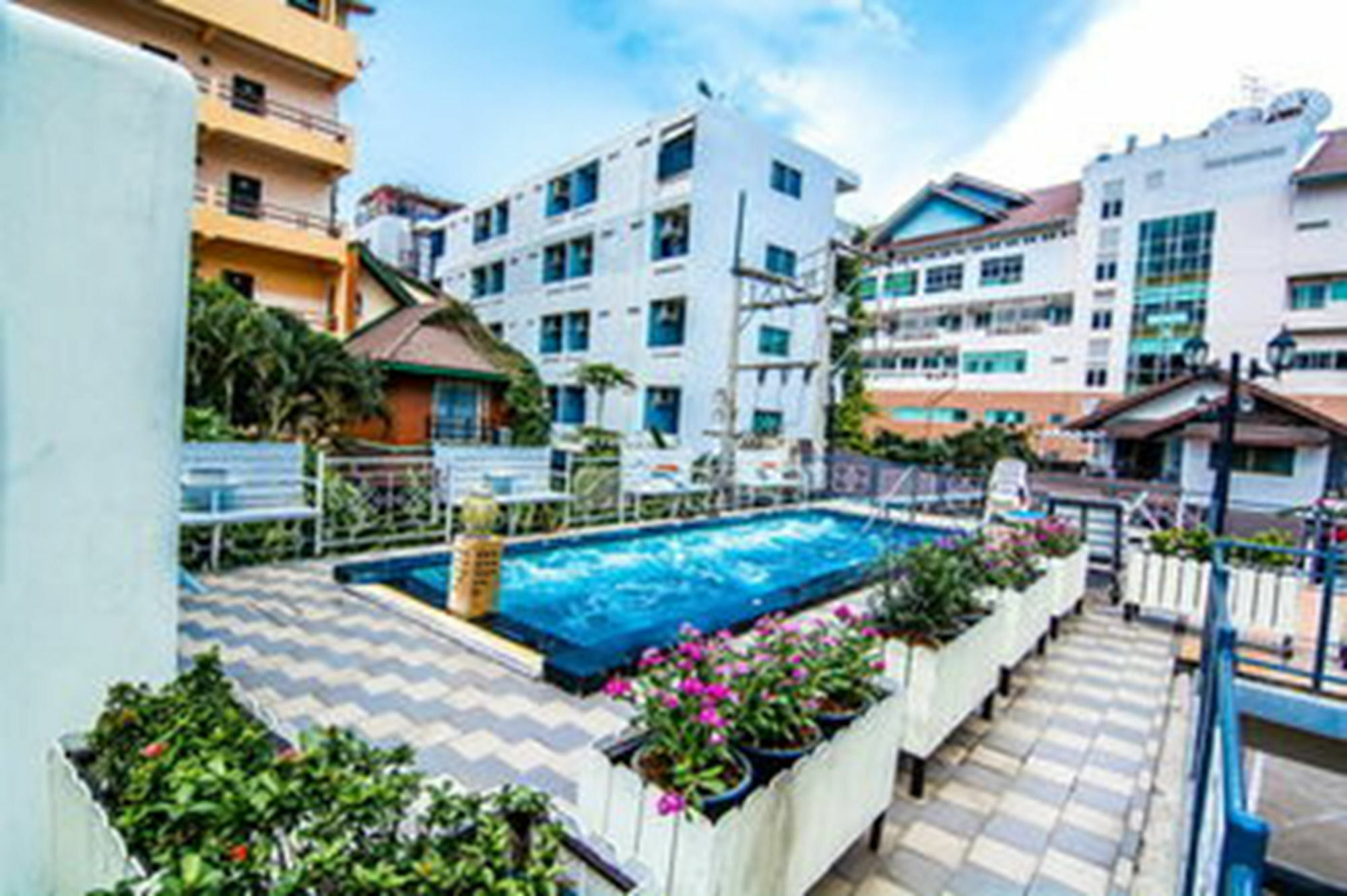 Hotel Sutus Court 2